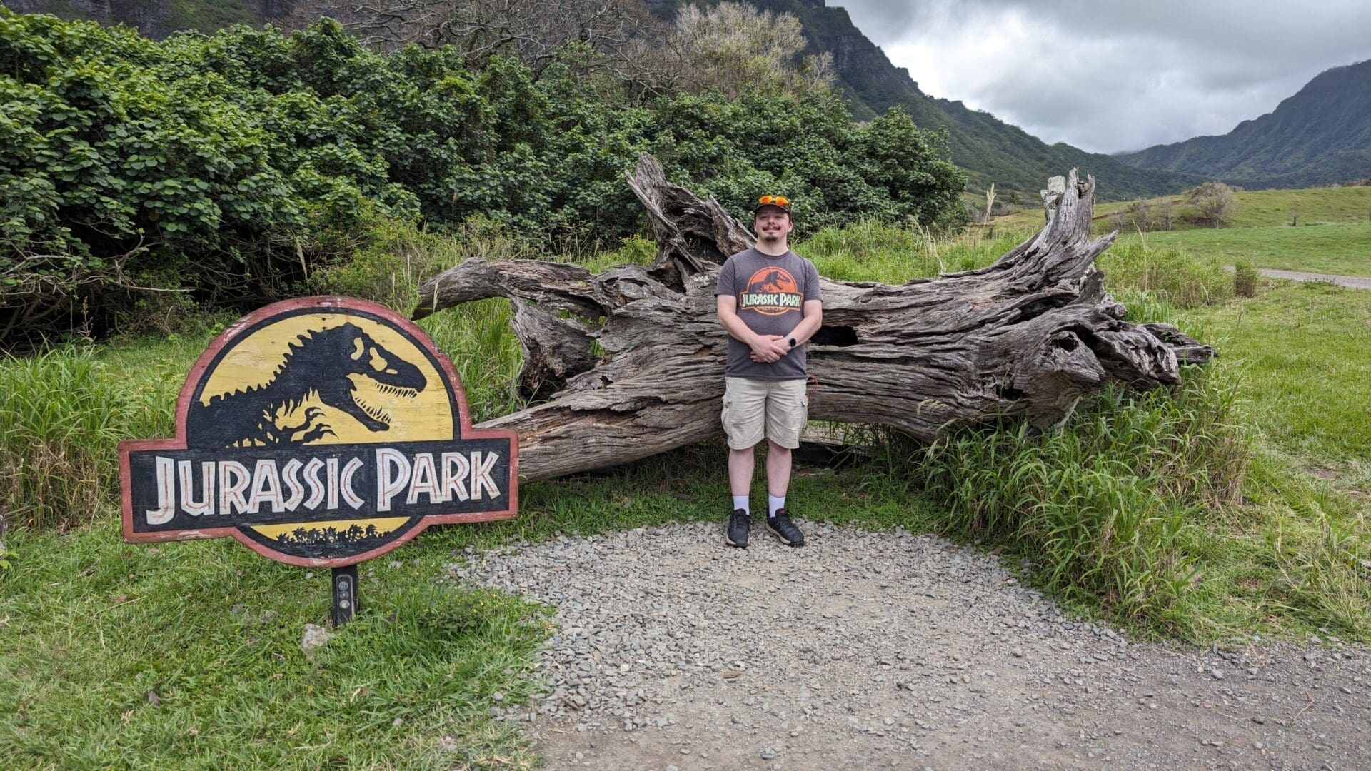 Me in front of the JURASSIC PARK LOG!