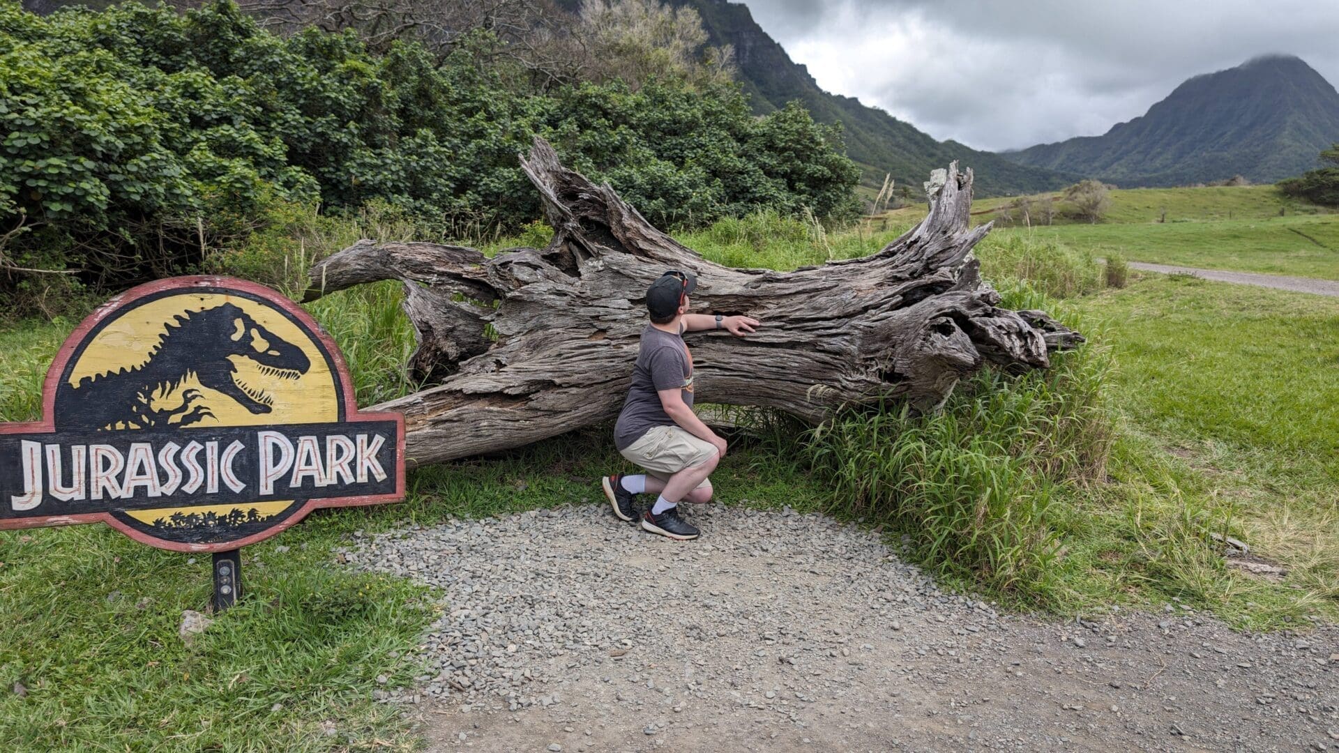 Me hiding in front of the JURASSIC PARK LOG!